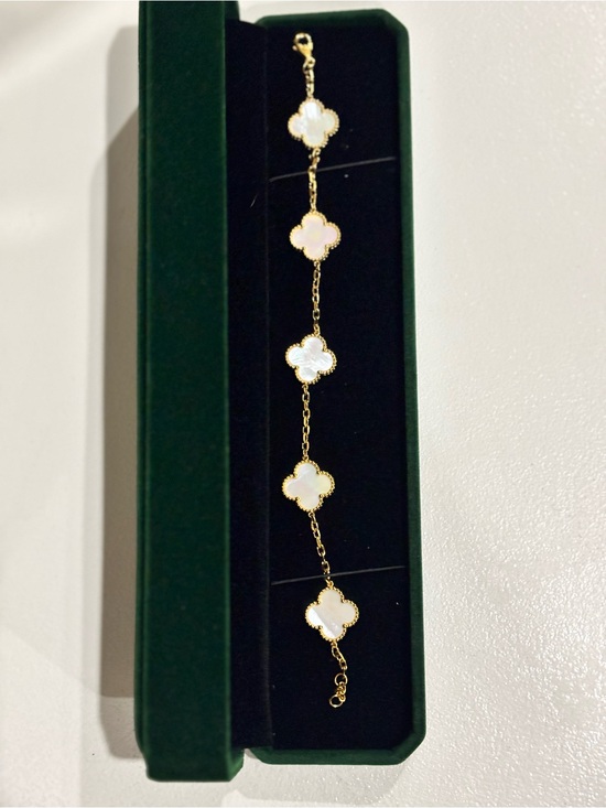 Jewelry - Gold Plated and 5 White Mother Of Pearl Clover Link Bracelet - Women Jewelry